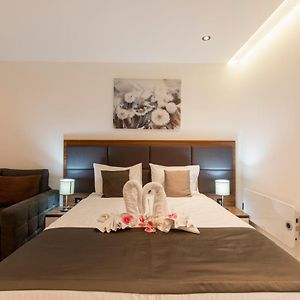 Studio de Luxe